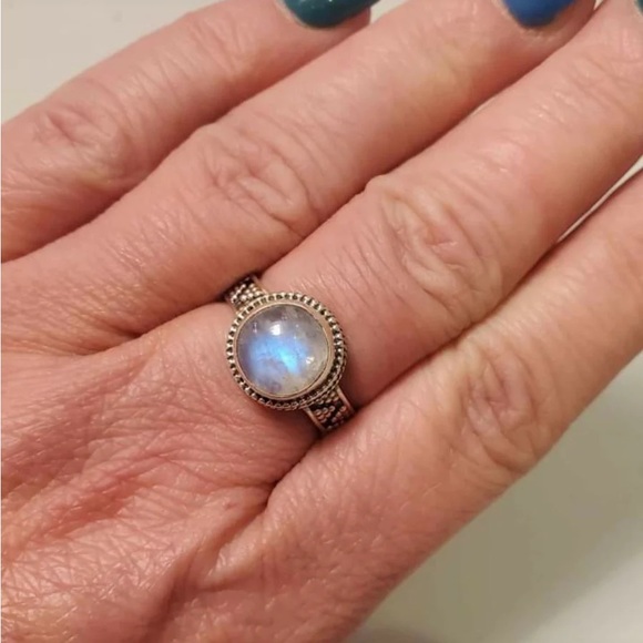 Bali Design Rainbow Moonstone - India 925 Sterling Silver Ring s.8 - Picture 3 of 3